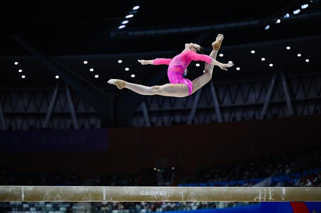 15岁体操新星柯沁沁的坚韧与梦想