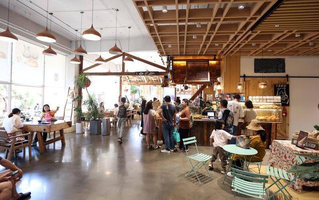 新型文化空间丨昆明市百里·春秋城市会客厅：“老场馆”焕发新面貌