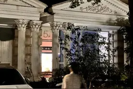 乱哄哄！上海惊现打着“青旅”名义的“群租”，一套房可住近40人图片