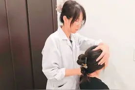 年轻中医师海外闯天下（侨界关注）图片