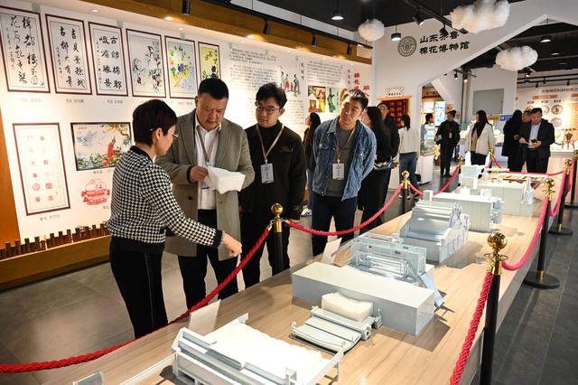 沿着黄河遇见海｜采访团走进齐鲁棉花博物馆：探秘从“籽棉”到“智纺”的现代产业升级之路