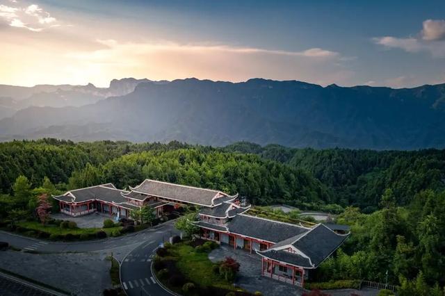 免票！请全国老师来梭布垭石林过节