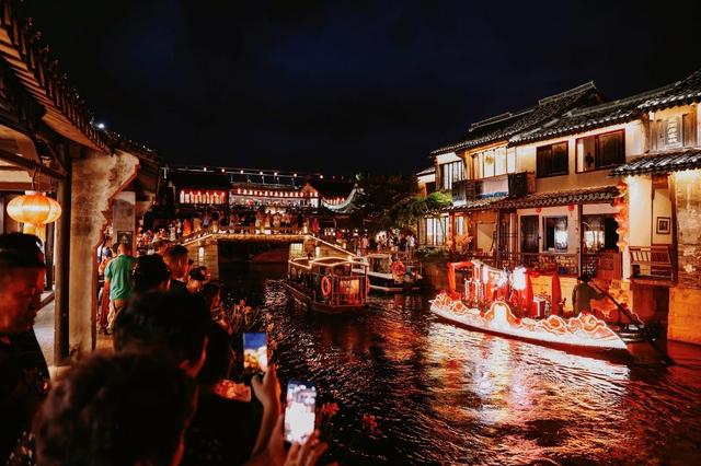 日夜联动、跨界融合，西塘花船巡游书写长三角文旅融合新范
