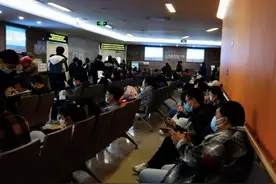 儿科医院普通病房一床难求、挂号排队一周：除了缺医生还有哪些问题待破解？图片