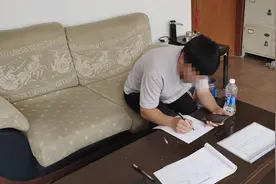 服务区查处无证“黑车”，潍坊交通保障旅客安全图片