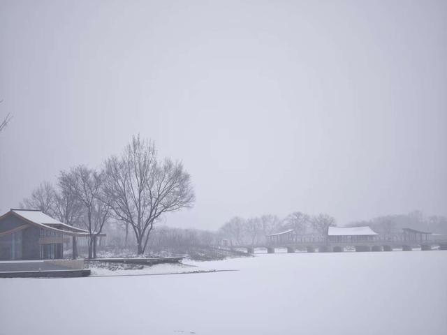 一脚踏进黑白世界！记住这个地方，下场雪来打卡