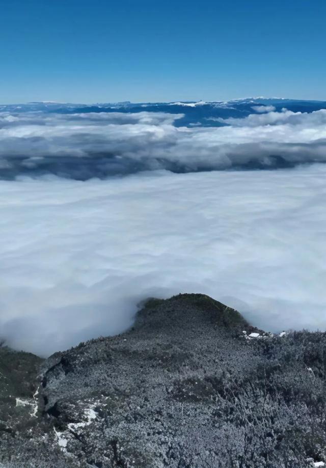 【冬季暖阳 凉山不凉】99元承包螺髻山的冰雪自由！你拉我，你拉我去玩雪啊~