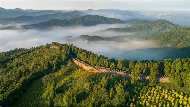 把周末还给山野｜带娃爬山撒欢，沿途风景绝美