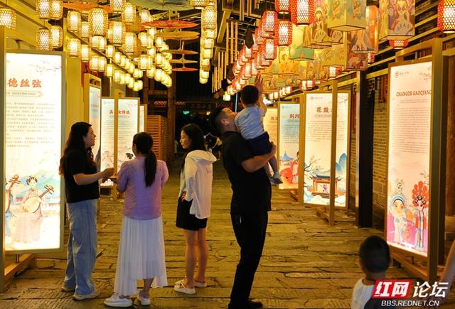 灯火里的常德旧梦，你可曾来过河街的夜晚