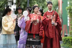 趁放假一起逛逛大栅栏图片