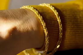 真“平替”，还是“智商税”？“金包银”首饰走红，记者调查发现暗藏“刺客”图片