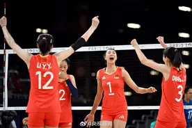 巴黎奥运会排球女子小组赛：中国队战胜塞尔维亚队，三战全胜出线图片