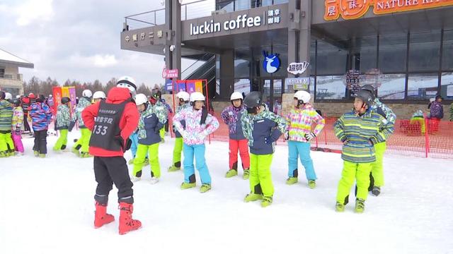 新华视点｜“冷资源”点燃“热经济” 多地冰雪活动精彩纷呈