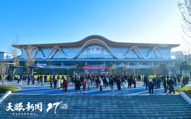 铁轨织就“文旅网”  快旅慢游来贵州