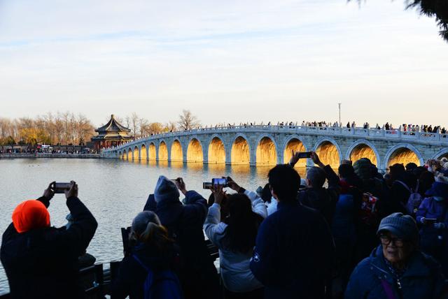 颐和园“金光穿洞”引客来