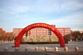 “让爱同行 文明泉城”交通安全嘉年华走进济南协和双语实验学校图片