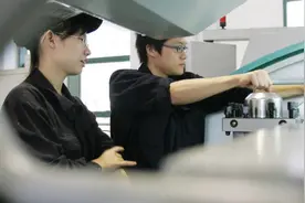 上海中职生去哪儿了？近八成升学，职业教育“普高化”？丨教育新观察图片