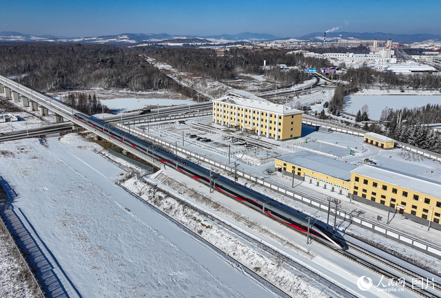 沈白高铁开通助推长白山冰雪旅游