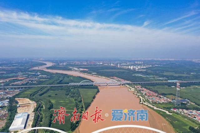 一年四季 泉在济南丨金色长廊映黄河，济南百里生态画卷徐徐展开
