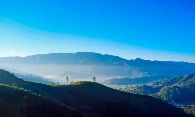 日出云海齐上阵！冬日的楚雄，美成了仙境