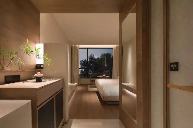 免费接驳、专属送机、优惠折扣、专享礼遇……酒店专属福利来了！“星星们”快码住→