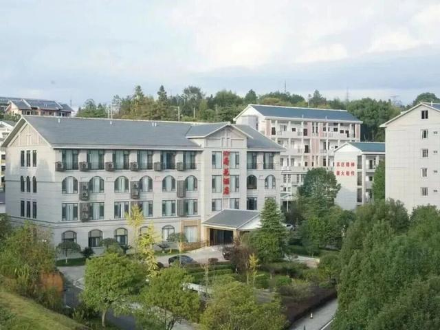 @大学生们！快拿着学生证来三明建宁，超多优惠等着你！