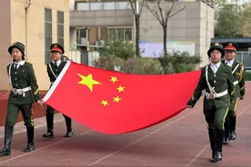 未央区大白杨小学举行第七周升旗仪式图片