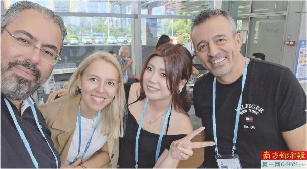 老外逛粤港澳:看永庆坊吃姜撞奶咂摸中国味　访工厂谈生意商务旅游两不误