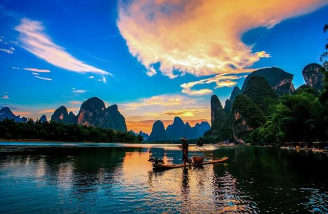 立秋，开启桂林秋季之美丨秋风染山水，峰丛浅淡装