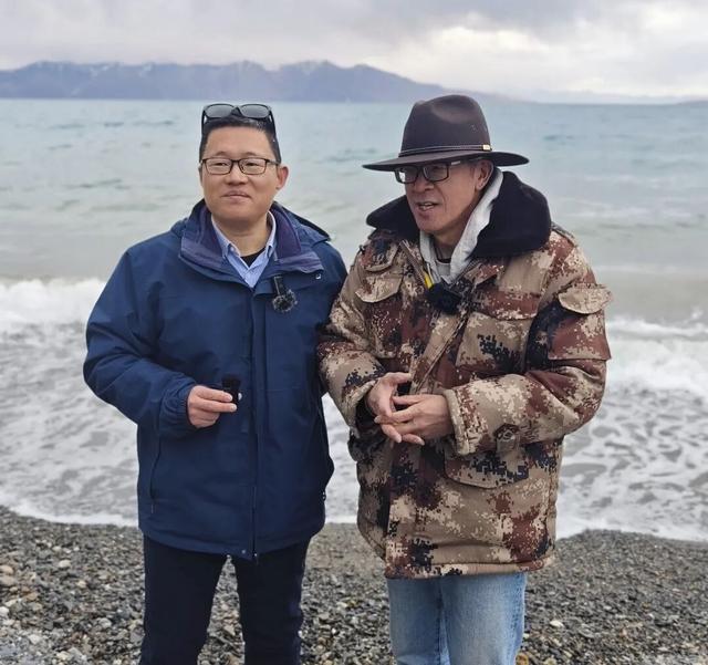 老俞闲话｜在海拔4800米，写下理想主义