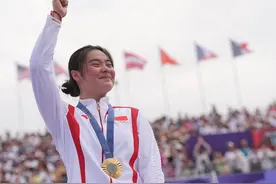 巴黎“起飞”的邓雅文：飞在半空中的时候，时间是停滞的图片