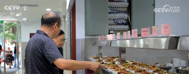 提供早餐、开放机关食堂、增开临时停车场……各地“多点发力”保障游客体验