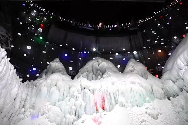 龙庆峡巨型冰雕是怎么炼成的？揭秘13.6米高“南天门”的诞生