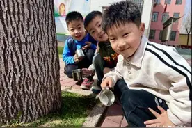绿动未来，童心共植——东昌府区沙镇中心幼儿园植树节活动图片