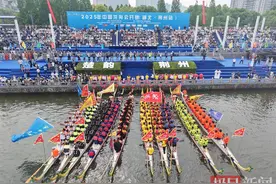 决战护城河!2025年中国龙舟公开赛（湖北·荆州站）激情上演图片