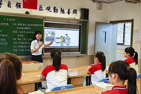 “代理妈妈”为残障孩子点亮人生希望——记西安市盲哑学校特级教师韩宝荣图片