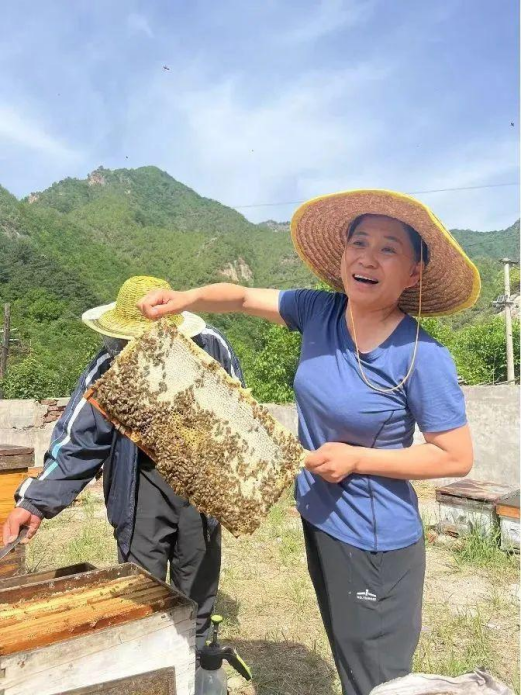 被洪水冲走的村支书尹春燕“回家”了，他们哭着说……