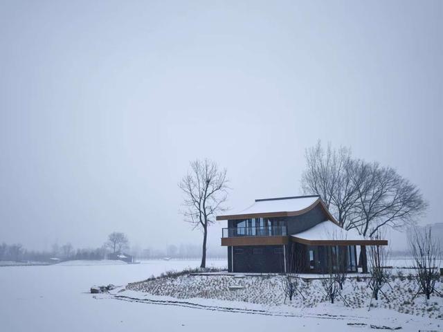 一脚踏进黑白世界！记住这个地方，下场雪来打卡