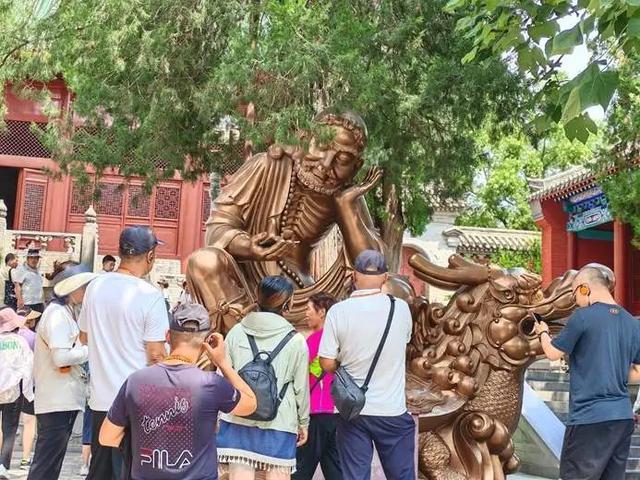 突然失去住持的少林寺 戒备森严