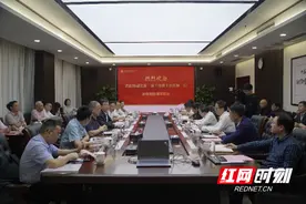 湖南省政协副主席、省工商联主席张健一行到省中医药研究院调研座谈图片