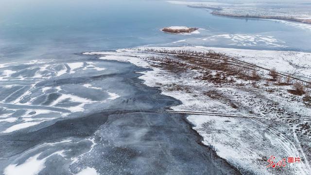 冰封湿地入画来