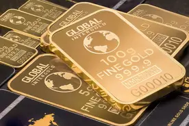 黄金大迁徙！成吨金砖从英国、新加坡运往美国，纽约黄金运力运输订单“应接不暇”图片