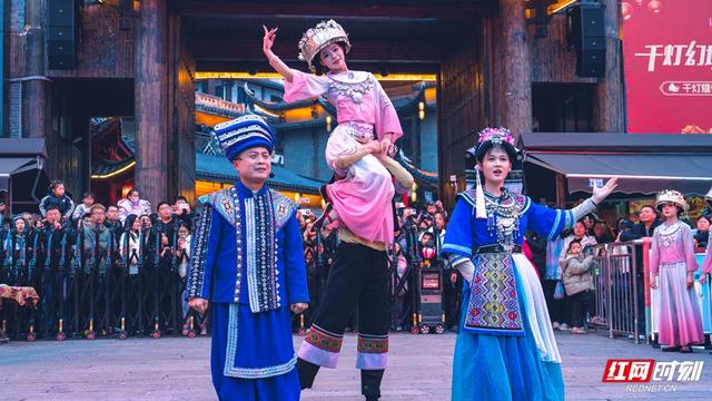 春节游张家界 | 张家界七十二奇楼人气爆棚 沉浸式年味引客来