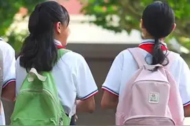 上海两中学女生将清洁混合液倒入同学水杯，致多人不适,警方调查中图片