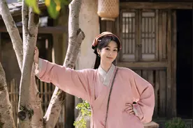 网传杨紫胡歌合作新剧引热议 正午阳光回应：以官宣为准图片