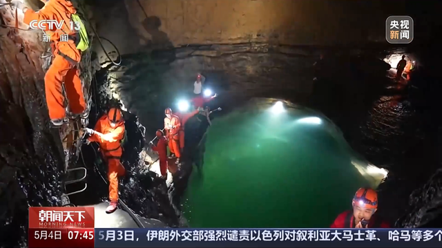 荣耀加冕！十二背后荣膺抖音2025“年度游玩新锐成长奖”！