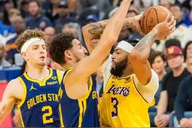 （体育）篮球——NBA常规赛：勇士胜湖人图片