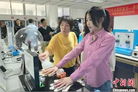 澳大利亚华裔大学生访问海南大学图片