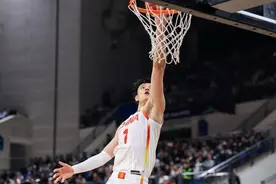 亚预赛6人得分上双 中国男篮101-53大胜关岛男篮图片