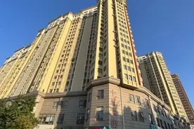 家里开裂的墙缝都能塞几张纸！青岛一22层居民楼底商私切60公分承重墙！图片